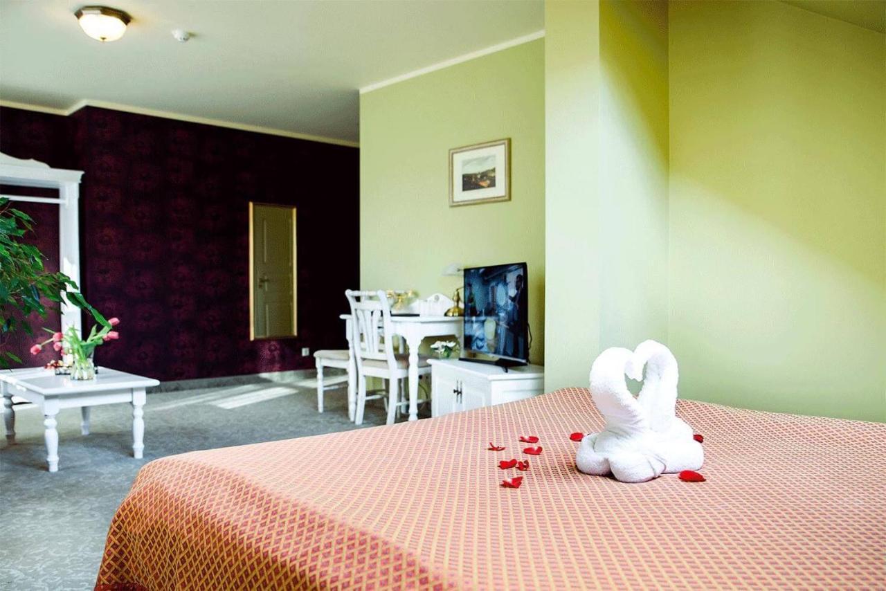 Hotel Metsis Valga Esterno foto
